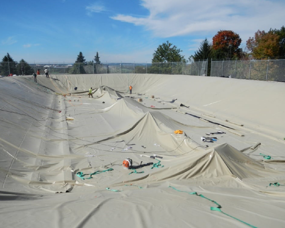 賓夕法尼亞州立學(xué)院-戴爾街飲用水襯墊和浮動蓋